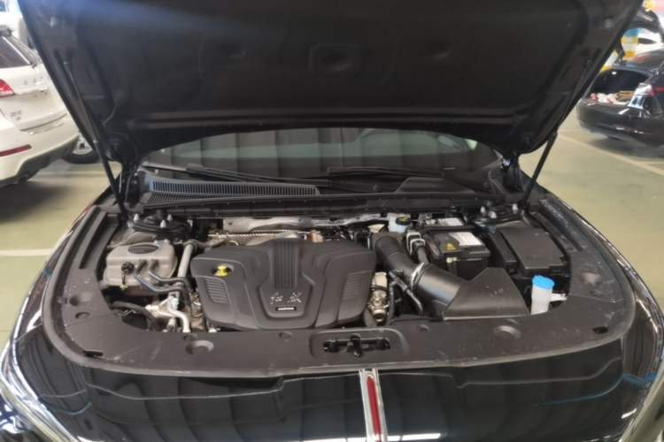 Used Hongqi H5 2025 2.0T Automatic Flag Edition – 500 000 Units Commemorative Version Engine Bay