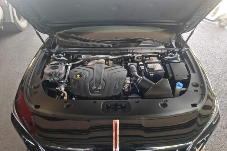 Used Hongqi H5 2025 2.0T Automatic Flag Edition – 500 000 Units Commemorative Version Engine Bay