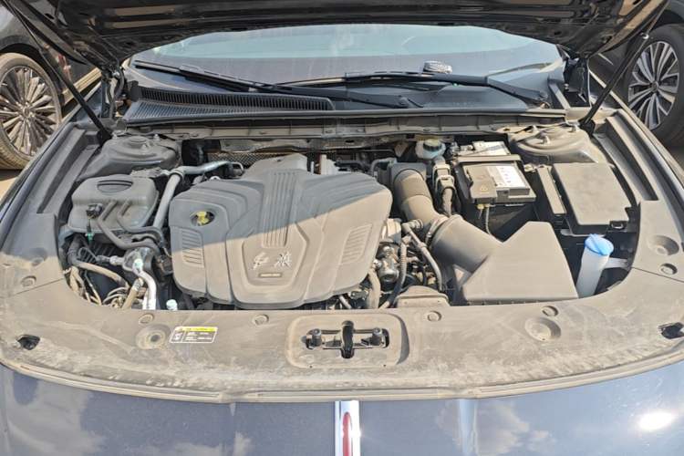 Used Hongqi H5 2025 2.0T Automatic Flag Edition – 500 000 Units Commemorative Version Engine Bay