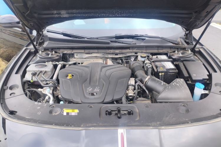 Used Hongqi H5 2025 2.0T Automatic Flag Edition – 500 000 Units Commemorative Version Engine Bay