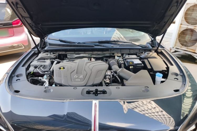Used Hongqi H5 2025 2.0T Automatic Flag Edition – 500 000 Units Commemorative Version Engine Bay