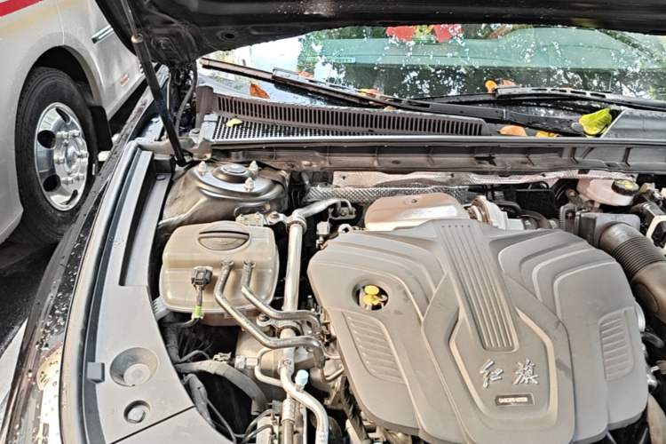 Used Hongqi H5 2025 2.0T Automatic Flag Edition – 500 000 Units Commemorative Version Engine Bay Right