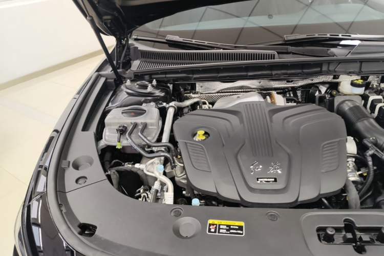 Used Hongqi H5 2025 Model 2.0T Automatic Xuan Ying 2 Million Units Commemorative Edition Engine Bay Right