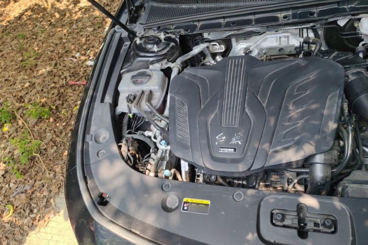 Used Hongqi H5 2025 1.5T DCT Qiyun 500 000th Unit Commemorative Edition Engine Bay Right