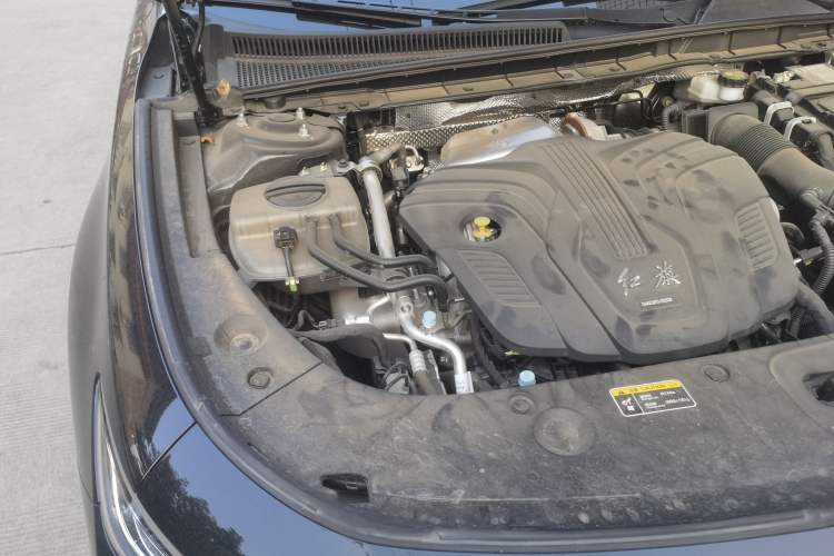 Used Hongqi H5 2025 2.0T Automatic Flag Edition – 500 000 Units Commemorative Version Engine Bay Right