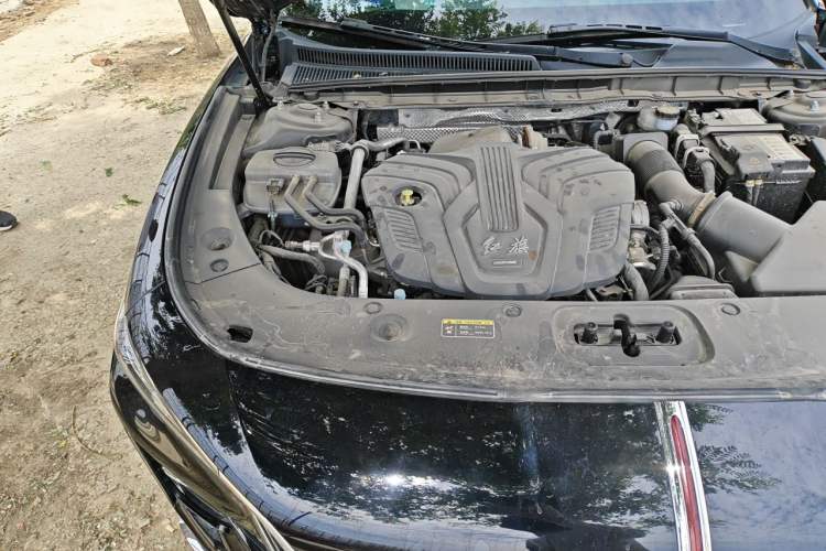 Used Hongqi H5 2025 2.0T Automatic Flag Edition – 500 000 Units Commemorative Version Engine Bay Right