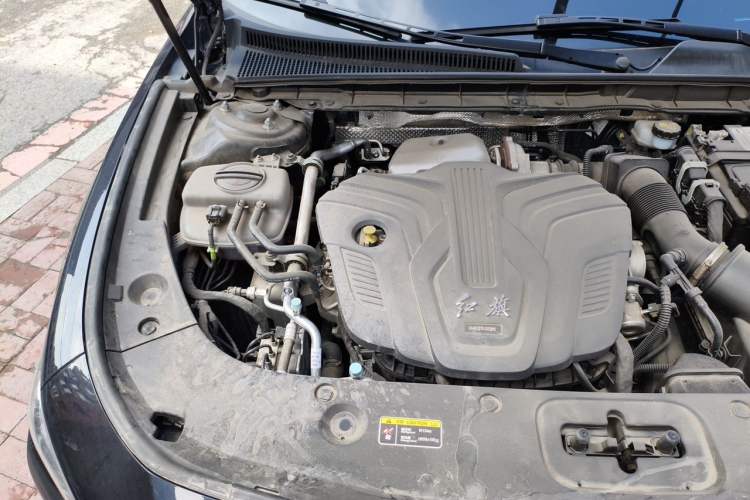 Used Hongqi H5 2025 2.0T Automatic Flag Edition – 500 000 Units Commemorative Version Engine Bay Right