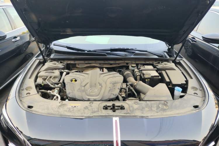 Used Hongqi H5 2025 2.0T Automatic Flag Edition – 500 000 Units Commemorative Version Engine Bay