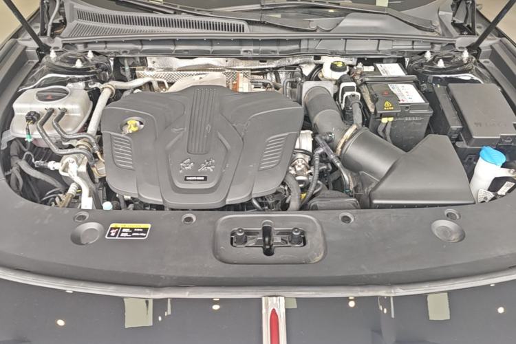 Used Hongqi H5 2025 2.0T Automatic Flag Edition – 500 000 Units Commemorative Version Engine Bay