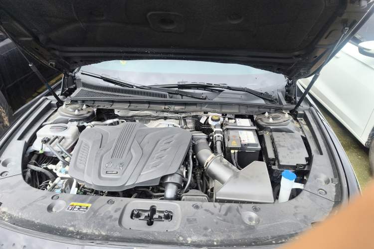 Used Hongqi H5 2025 1.5T DCT Qiyun 500 000th Unit Commemorative Edition Engine Bay