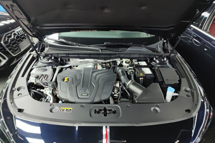 Used Hongqi H5 2025 2.0T Automatic Flag Edition – 500 000 Units Commemorative Version Engine Bay