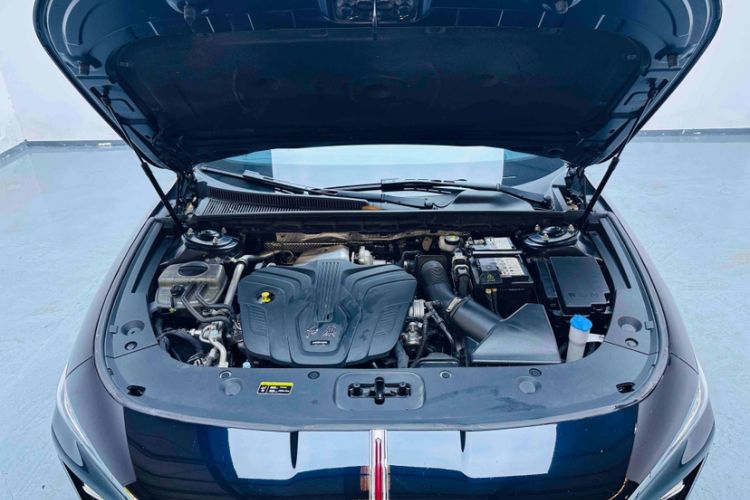 Used Hongqi H5 2025 2.0T Automatic Flag Edition – 500 000 Units Commemorative Version Engine Bay