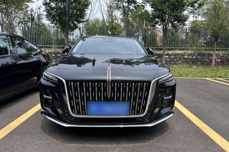 Used Hongqi H5 2025 2.0T Automatic Flag Edition – 500 000 Units Commemorative Version Exterior 1