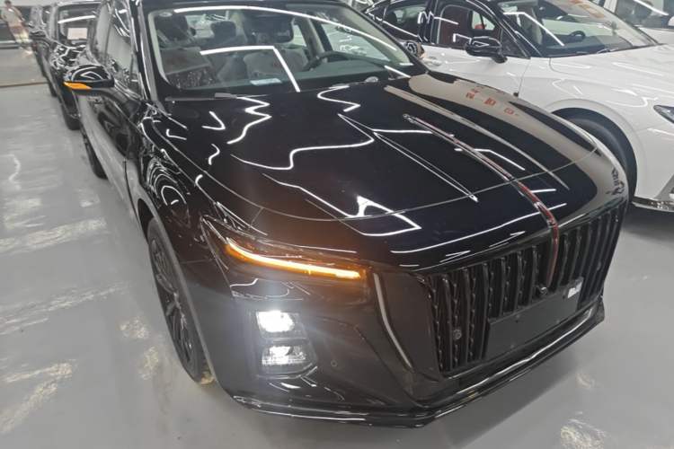 Used Hongqi H5 2025 2.0T Automatic Xuan Ying Edition Exterior 1