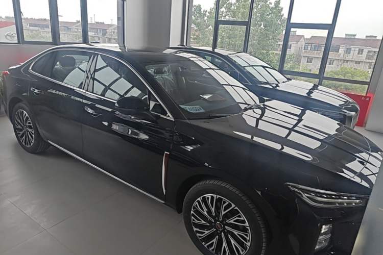 Used Hongqi H5 2025 2.0T Automatic Flag Edition – 500 000 Units Commemorative Version Exterior 1