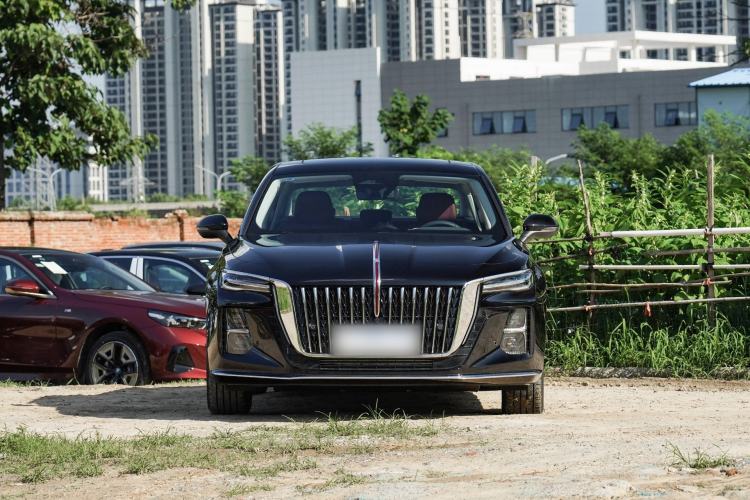 Used Hongqi H5 2025 2.0T Automatic Flag Edition – 500 000 Units Commemorative Version Exterior 1