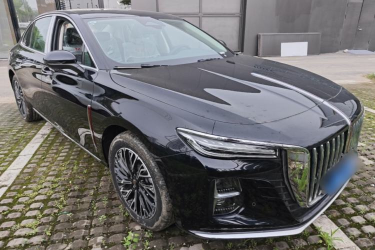 Used Hongqi H5 2025 2.0T Automatic Flag Edition – 500 000 Units Commemorative Version Exterior 1