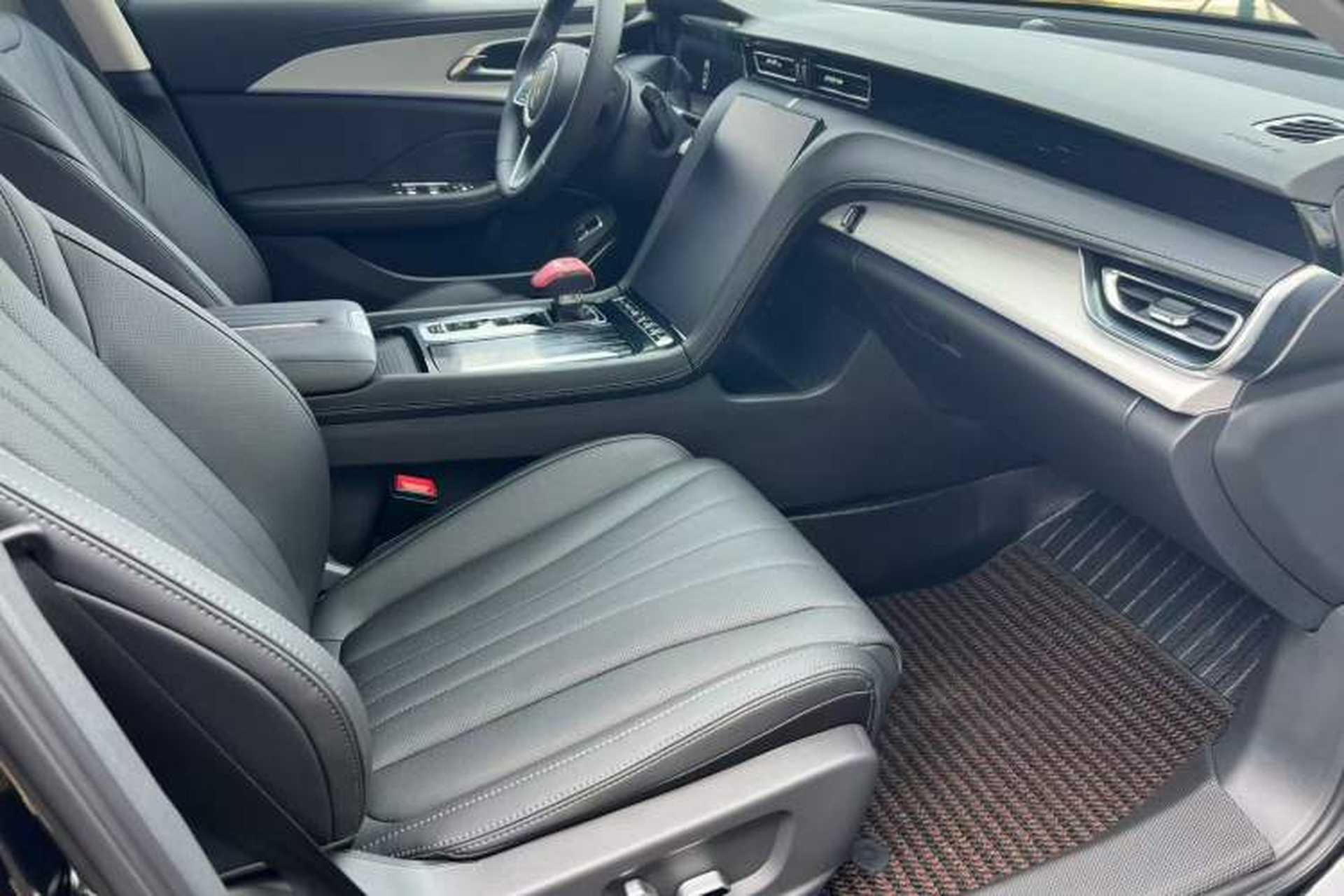 Used Hongqi H5 2025 2.0T Automatic Flag Edition – 500 000 Units Commemorative Version Exterior 10