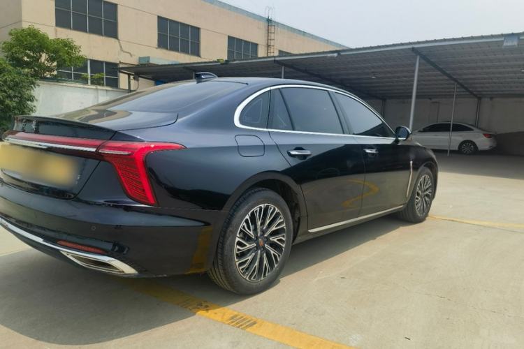 Used Hongqi H5 2025 2.0T Automatic Flag Edition – 500 000 Units Commemorative Version Exterior 2