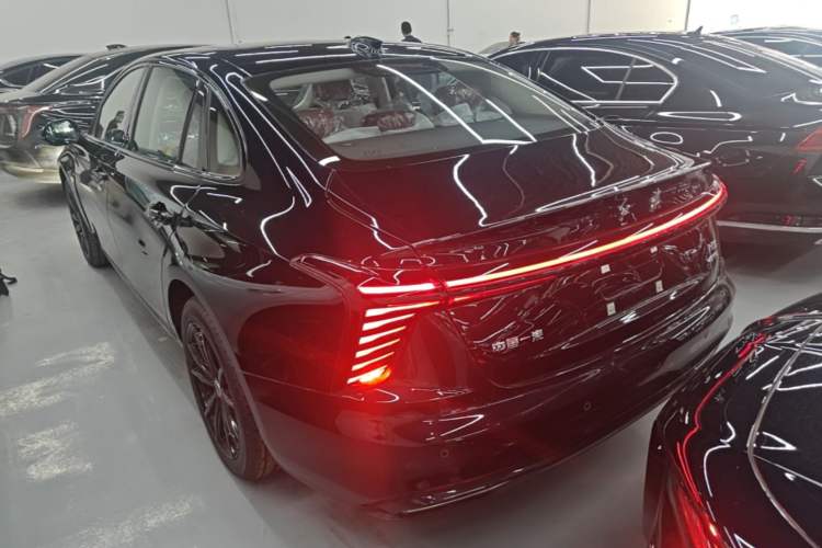 Used Hongqi H5 2025 2.0T Automatic Xuan Ying Edition Exterior 2