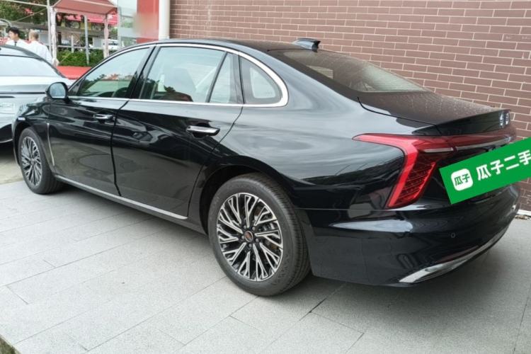 Used Hongqi H5 2025 2.0T Automatic Flag Edition – 500 000 Units Commemorative Version Exterior 2