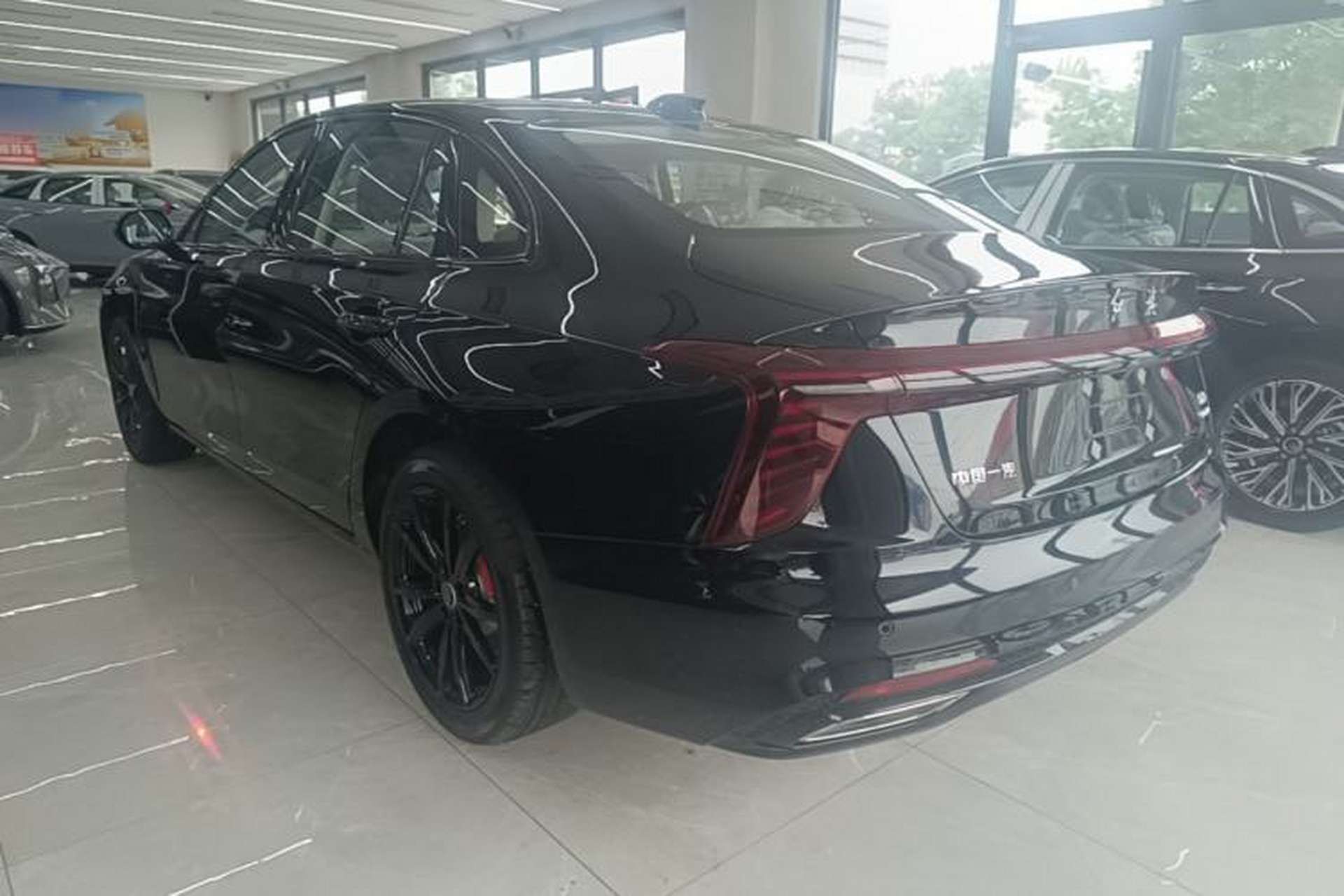 Used Hongqi H5 2025 Model 2.0T Automatic Xuan Ying 2 Million Units Commemorative Edition Exterior 2