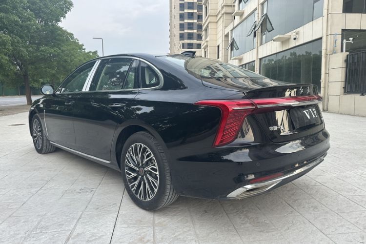 Used Hongqi H5 2025 2.0T Automatic Flag Edition – 500 000 Units Commemorative Version Exterior 2