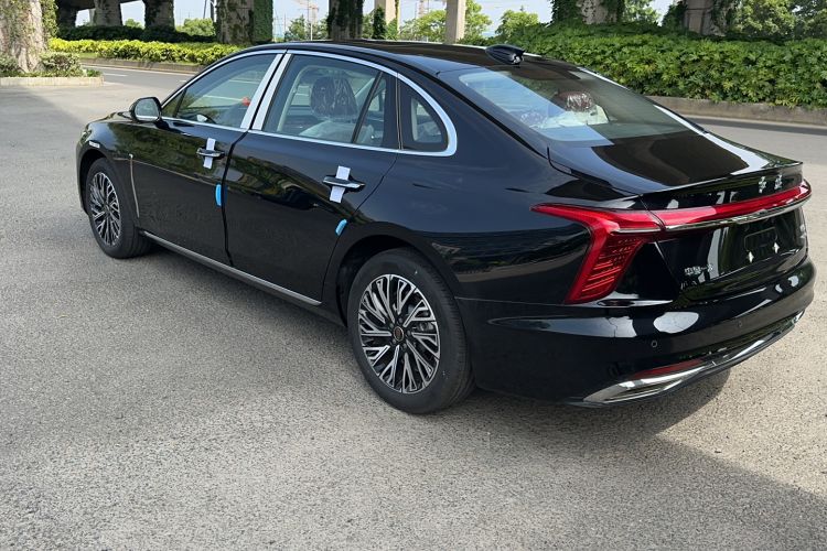 Used Hongqi H5 2025 2.0T Automatic Flag Edition – 500 000 Units Commemorative Version Exterior 3