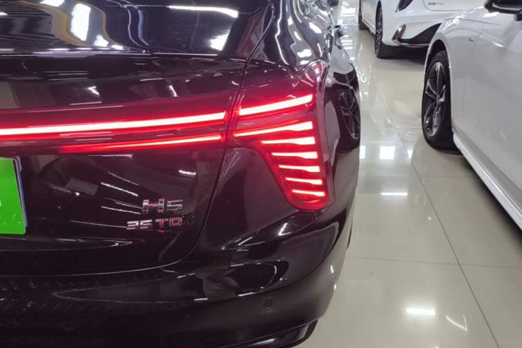Used Hongqi H5 2025 1.5T DCT Xuan Ying Edition Exterior 3