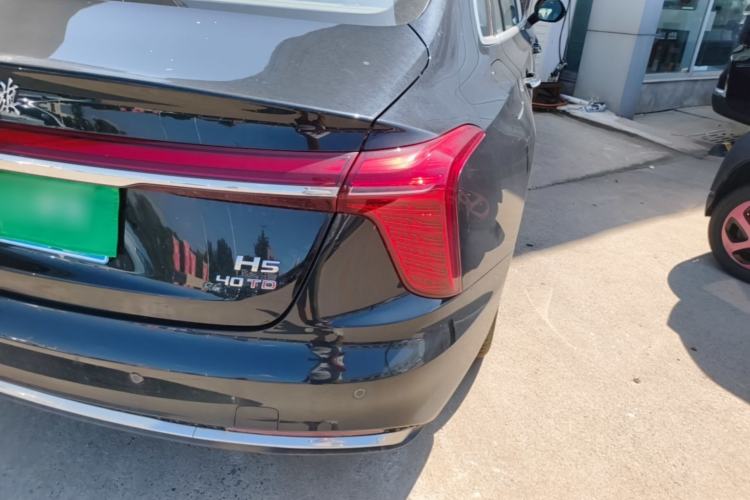 Used Hongqi H5 2025 2.0T Automatic Flag Edition – 500 000 Units Commemorative Version Exterior 3