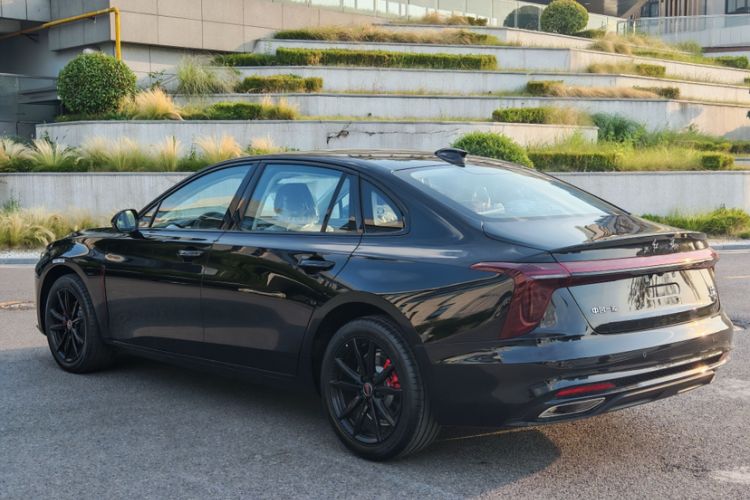 Used Hongqi H5 2025 Model 2.0T Automatic Xuan Ying 2 Million Units Commemorative Edition Exterior 3