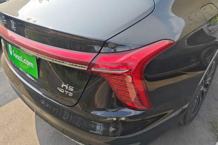Used Hongqi H5 2025 2.0T Automatic Flag Edition – 500 000 Units Commemorative Version Exterior 3
