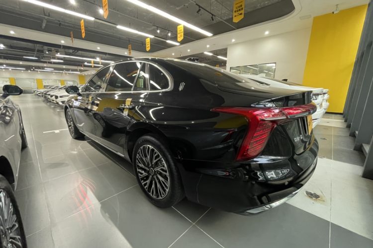 Used Hongqi H5 2025 2.0T Automatic Flag Edition – 500 000 Units Commemorative Version Exterior 3
