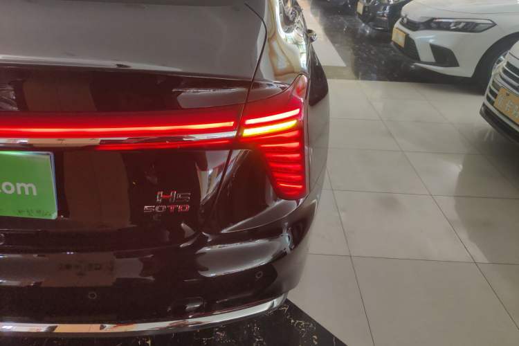 Used Hongqi H5 2025 2.0T Automatic Flag Edition – 500 000 Units Commemorative Version Exterior 3