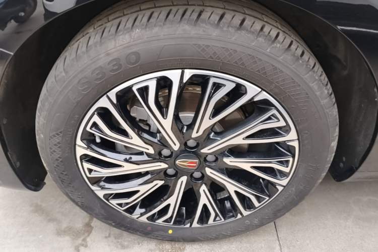 Used Hongqi H5 2025 2.0T Automatic Flag Edition – 500 000 Units Commemorative Version Exterior 4