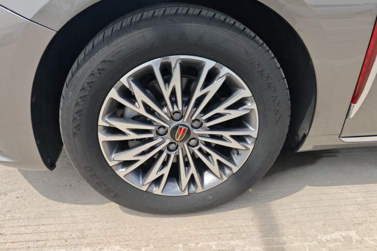 Used Hongqi H5 2025 1.5T DCT Qiyun 500 000th Unit Commemorative Edition Exterior 4