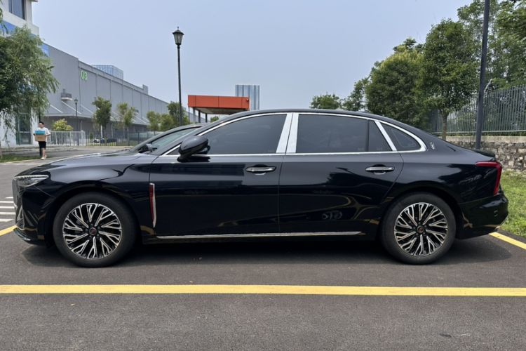 Used Hongqi H5 2025 2.0T Automatic Flag Edition – 500 000 Units Commemorative Version Exterior 4