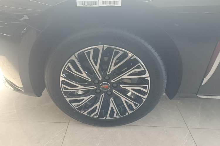 Used Hongqi H5 2025 2.0T Automatic Flag Edition – 500 000 Units Commemorative Version Exterior 4