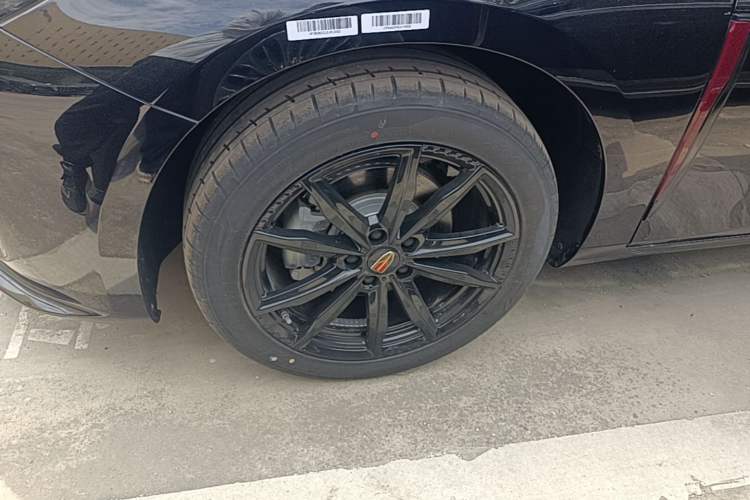 Used Hongqi H5 2025 2.0T Automatic Xuan Ying Edition Exterior 4