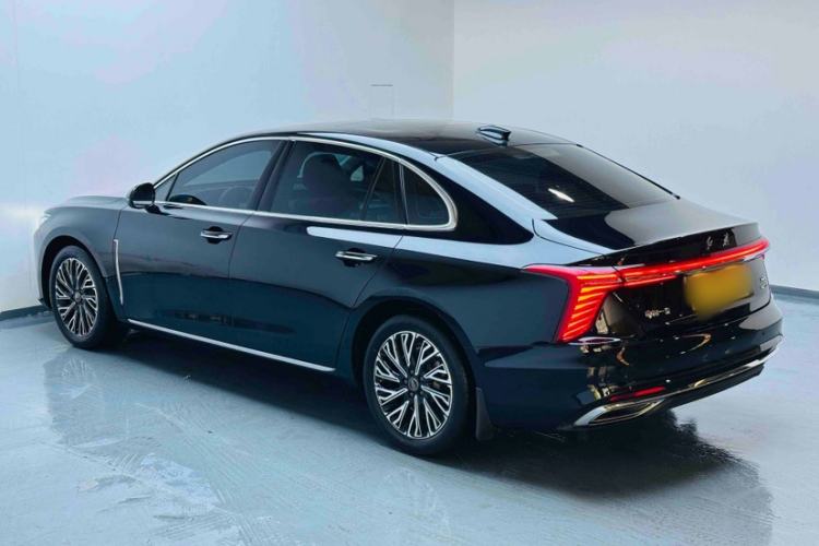 Used Hongqi H5 2025 2.0T Automatic Flag Edition – 500 000 Units Commemorative Version Exterior 4