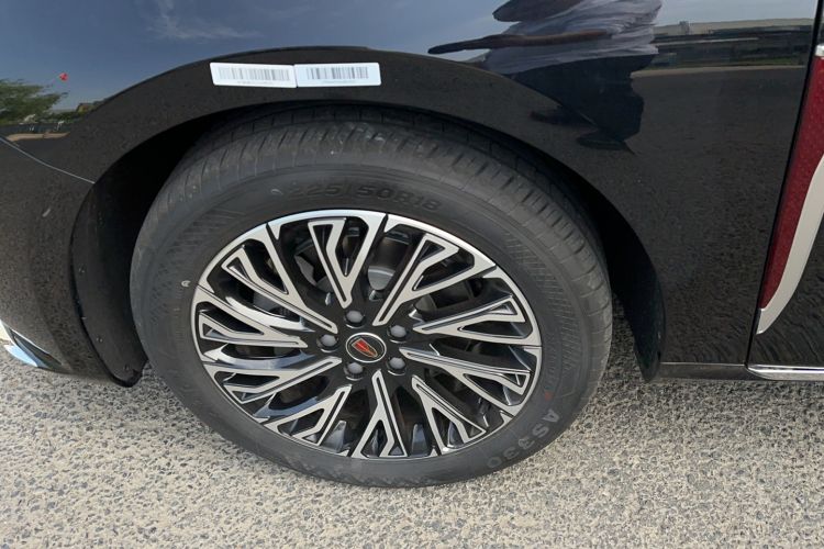 Used Hongqi H5 2025 2.0T Automatic Flag Edition – 500 000 Units Commemorative Version Exterior 5