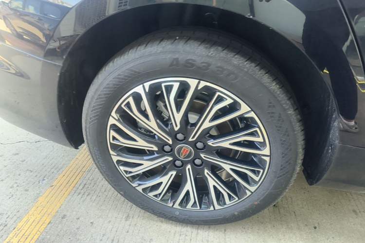 Used Hongqi H5 2025 2.0T Automatic Flag Edition – 500 000 Units Commemorative Version Exterior 5
