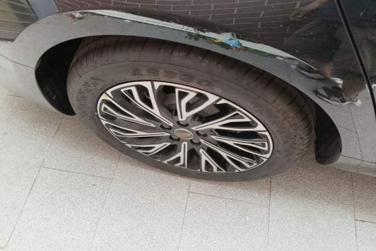Used Hongqi H5 2025 2.0T Automatic Flag Edition – 500 000 Units Commemorative Version Exterior 5