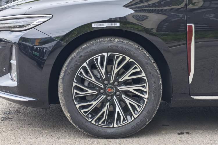 Used Hongqi H5 2025 2.0T Automatic Flag Edition – 500 000 Units Commemorative Version Exterior 5