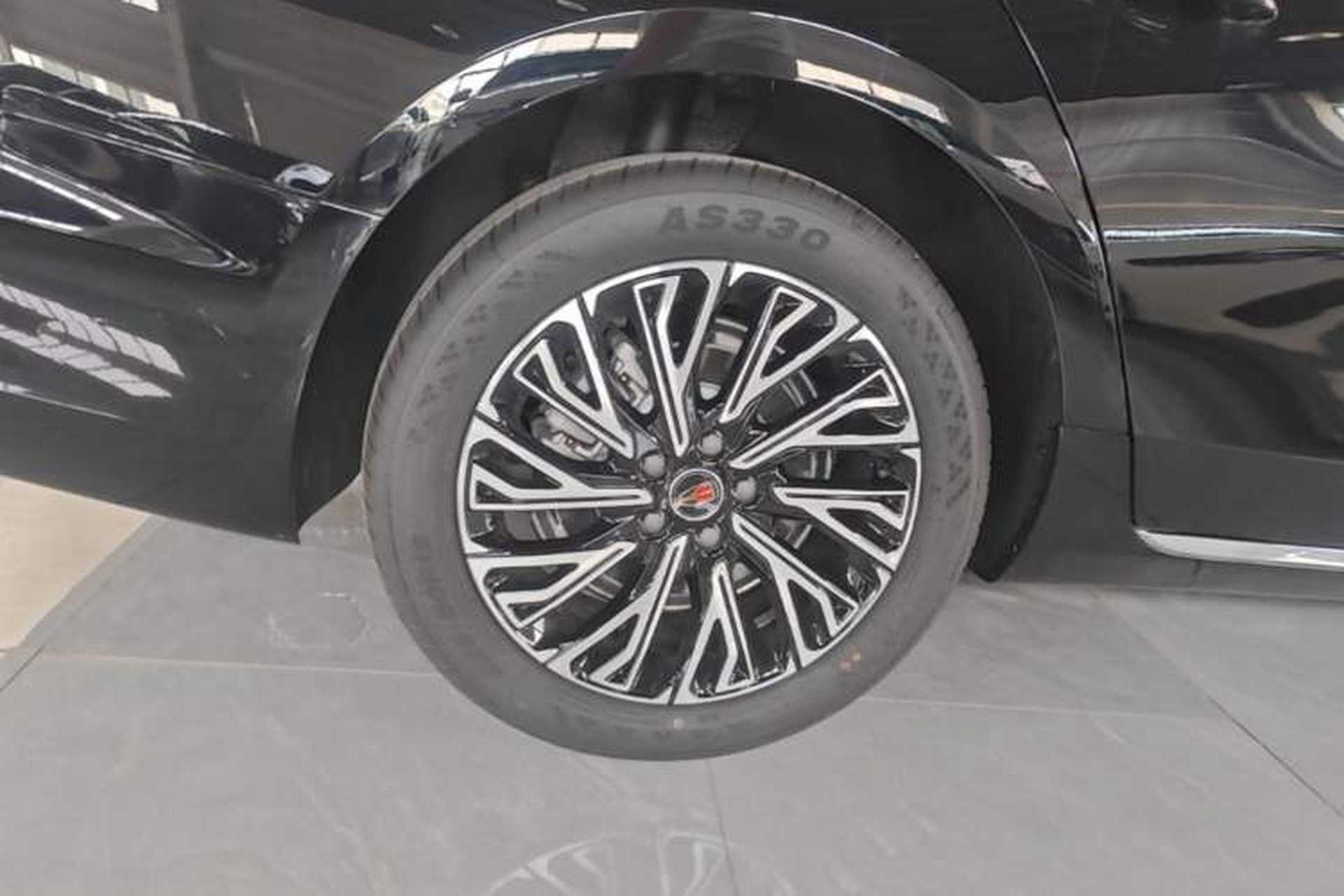 Used Hongqi H5 2025 2.0T Automatic Flag Edition – 500 000 Units Commemorative Version Exterior 5