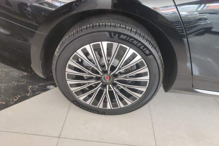 Used Hongqi H5 2025 2.0T Automatic Flag Edition – 500 000 Units Commemorative Version Exterior 5