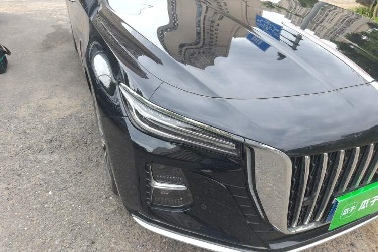 Used Hongqi H5 2025 2.0T Automatic Flag Edition – 500 000 Units Commemorative Version Exterior 6