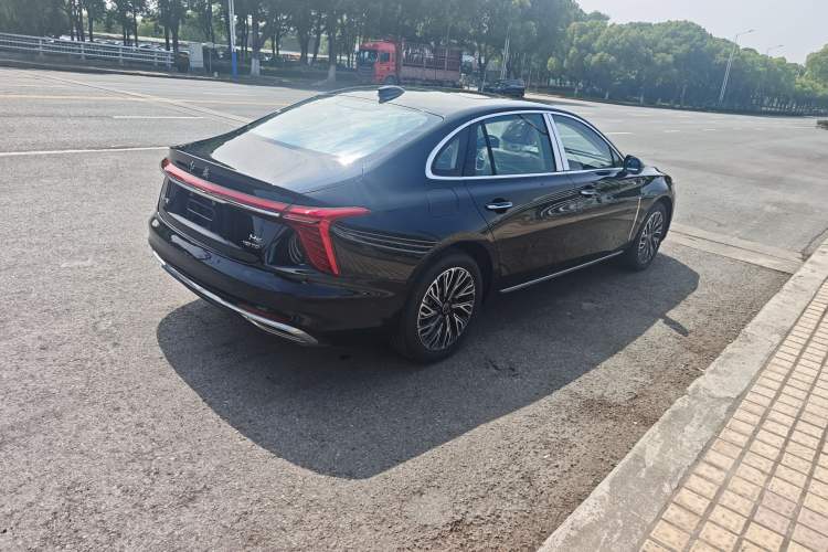 Used Hongqi H5 2025 2.0T Automatic Flag Edition – 500 000 Units Commemorative Version Exterior 6