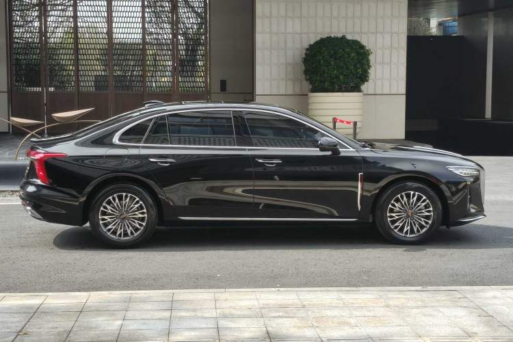 Used Hongqi H5 2025 2.0T Automatic Flagship 500 000th Unit Anniversary Edition Exterior 6