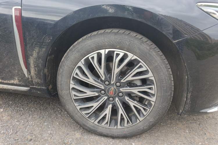 Used Hongqi H5 2025 2.0T Automatic Flag Edition – 500 000 Units Commemorative Version Exterior 7